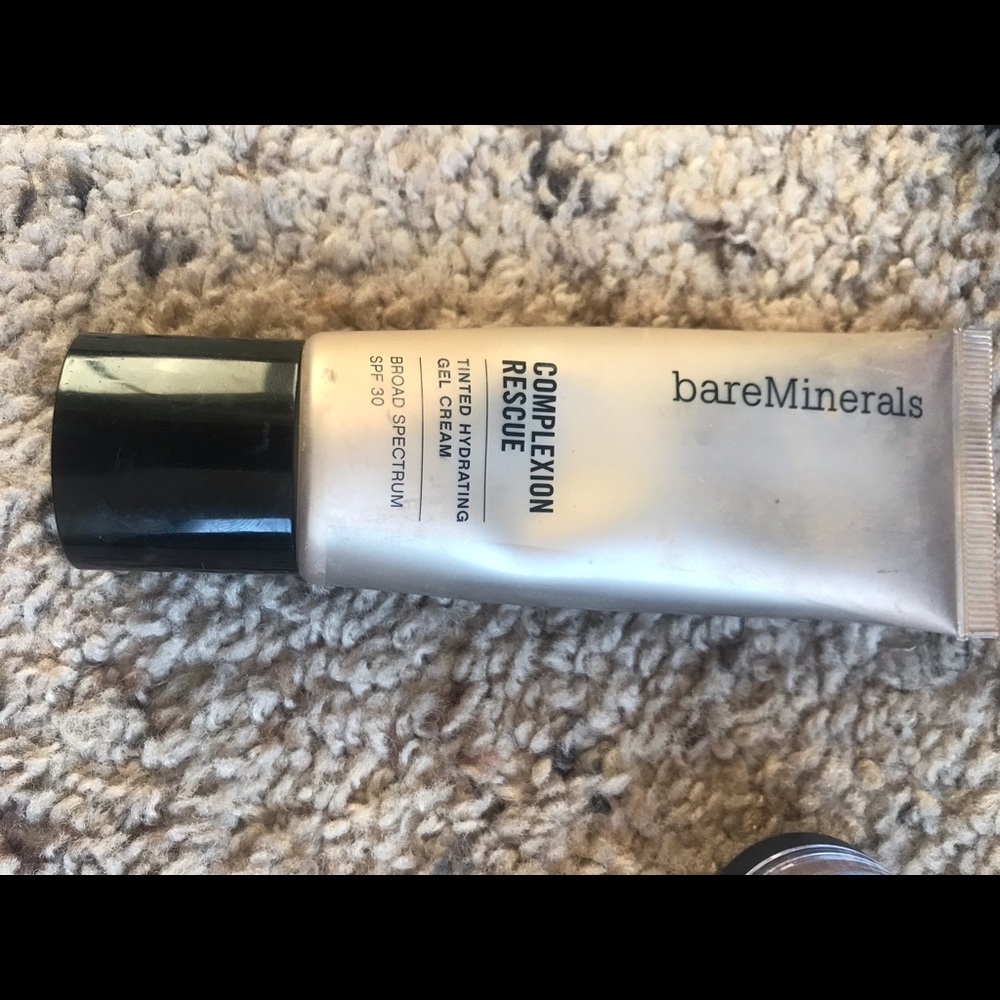 Makeup various brands and products - Picture 2 of 8